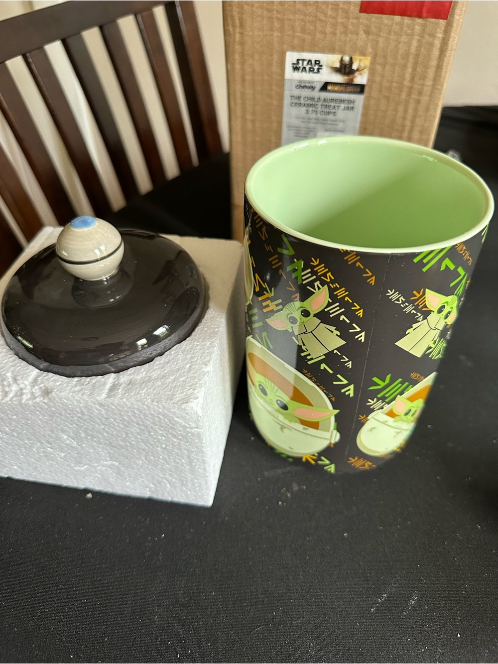 Grogu Ceramic Pet Treat or Cookie Jar - NWT.  3.75 cups - Picture 4 of 7